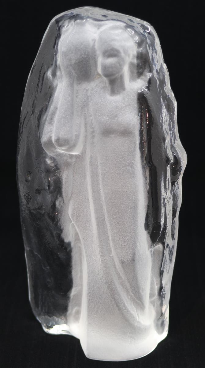 Rebekkafigur i glass
